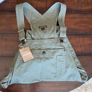 Patagonia Women’s All Seasons Hemp Bib Overalls Fatigue Green– Short XL Workwear